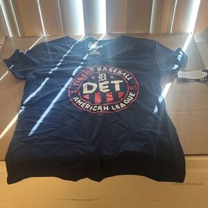 Detroit Tigers Baseball T-Shirt size medium women’s